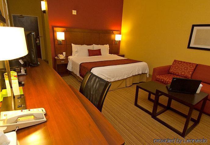 Courtyard By Marriott Monroe Airport Hotel Værelse billede