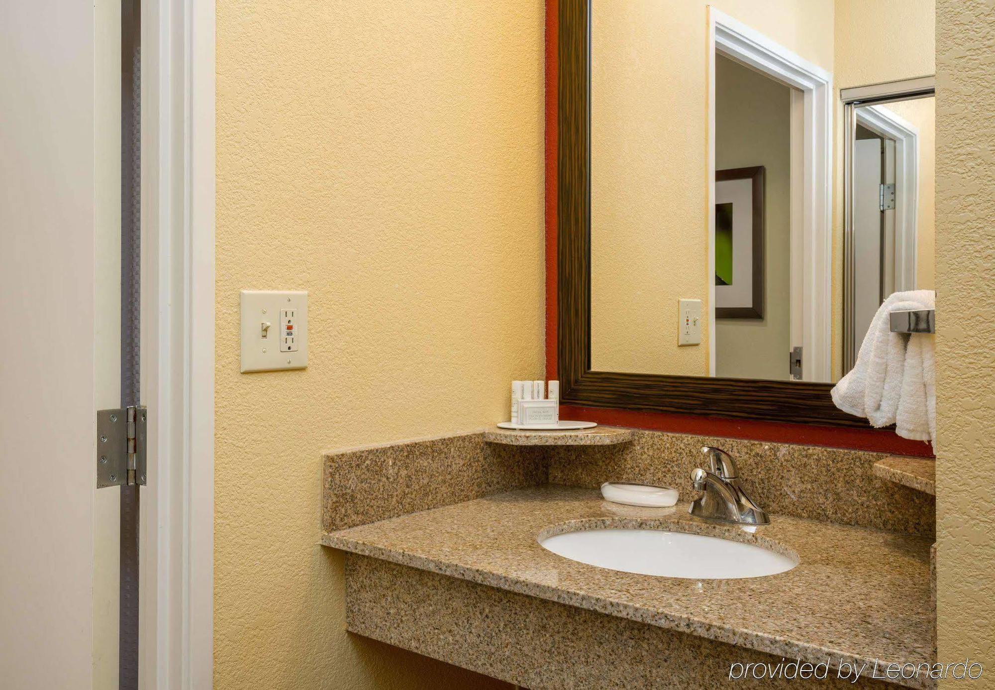 Courtyard By Marriott Monroe Airport Hotel Eksteriør billede